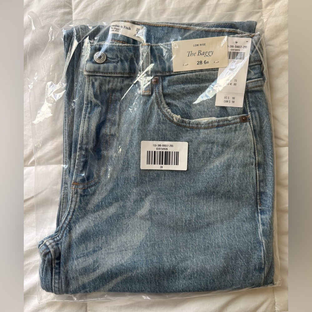 NEW! Abercrombie Low Rise Baggy Jeans- Medium with Raw Hem
